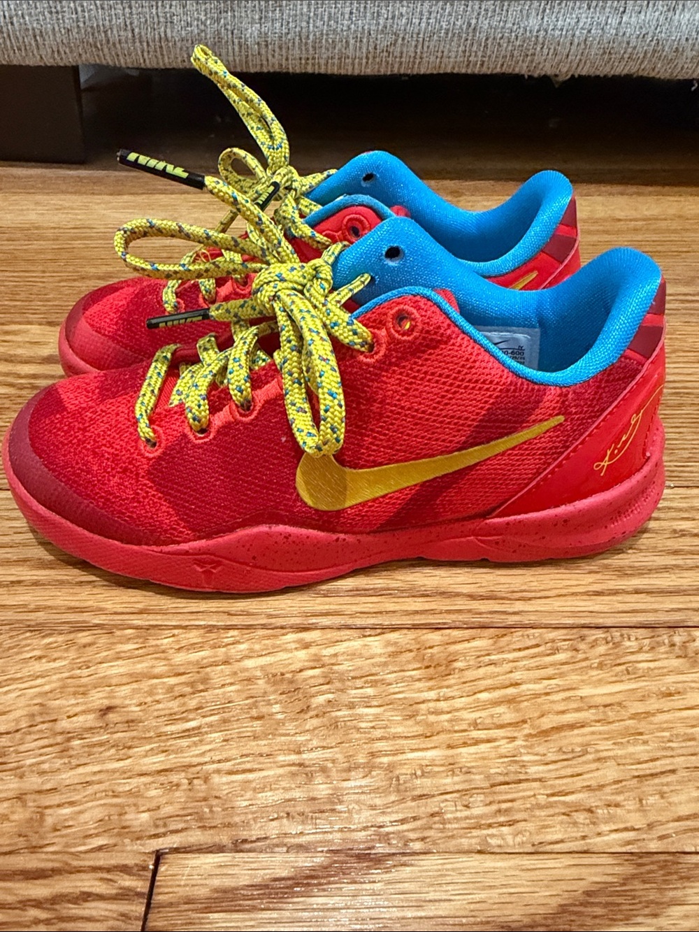 Nike Kobe VIII Crimson Little Boys Size 11.5 Worn Only A Few Times